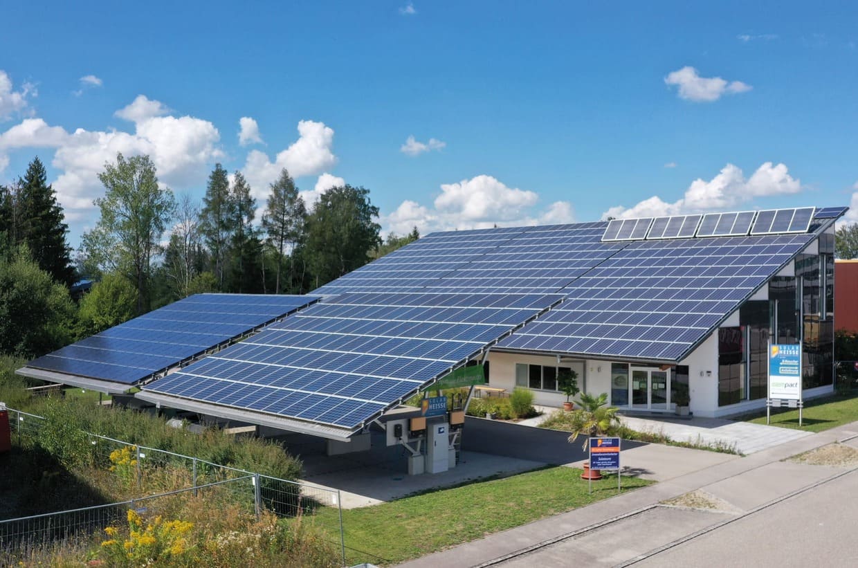 Solar Heisse GmbH & Co. KG Firmengebäude inkl. Carports